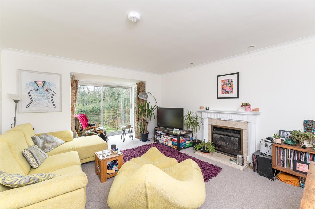 Property photo 3 of 27 Sitting Room