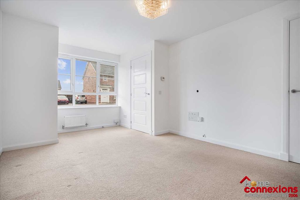 Property photo 3 of 20 Lounge (2)