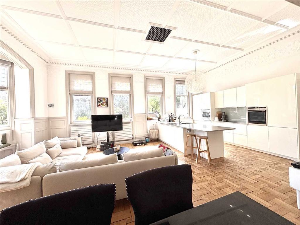 Additional image 9 of 4 bed flat for saleCavendish Road East, The Park, Nottingham NG7