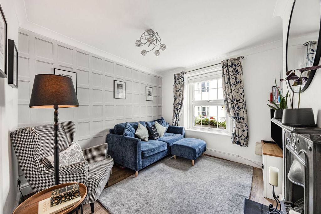 Property photo 3 of 17