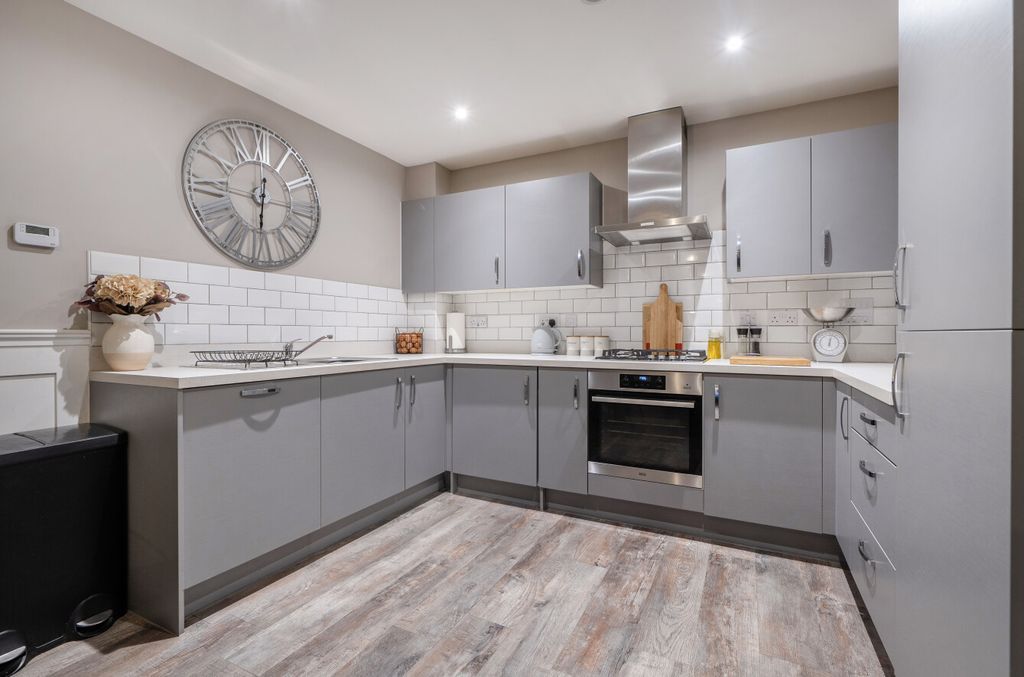 Property photo 3 of 17 1416109-16-6995Fd...