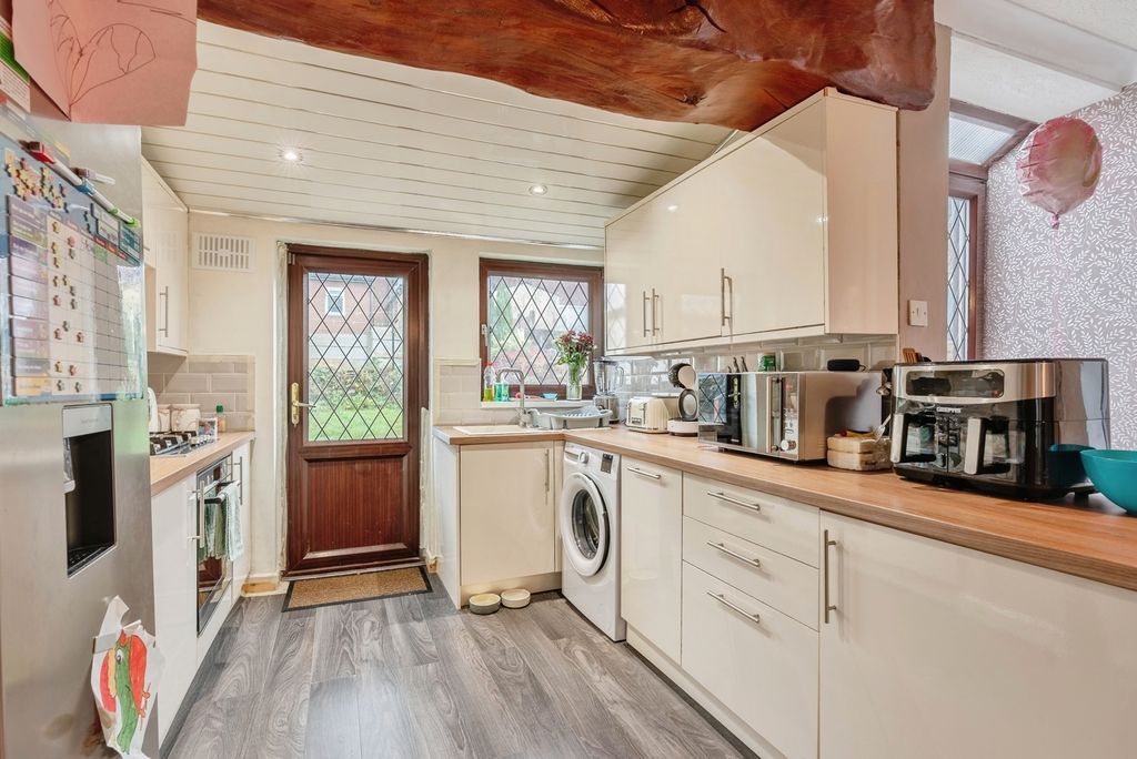 Property photo 3 of 12 Photo