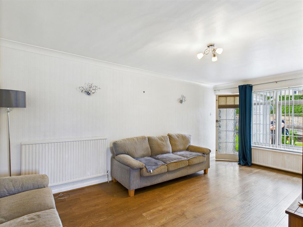 Property photo 3 of 13 Cam05488G0-Pr0027-Still008.Jpg