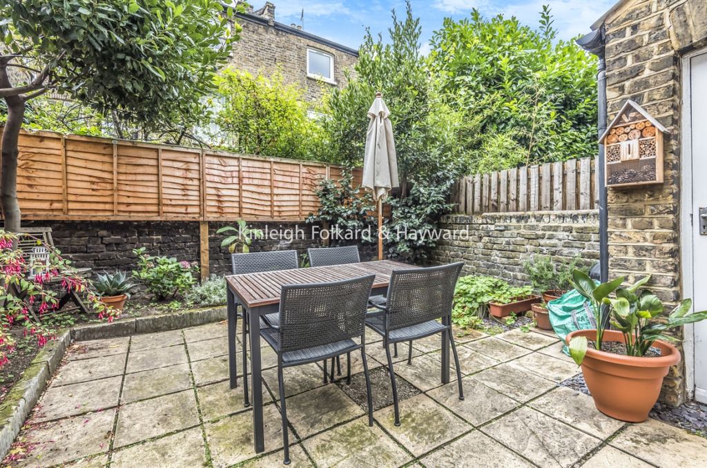 Property photo 3 of 8 5969c0Bc-86c5-40Ac-8