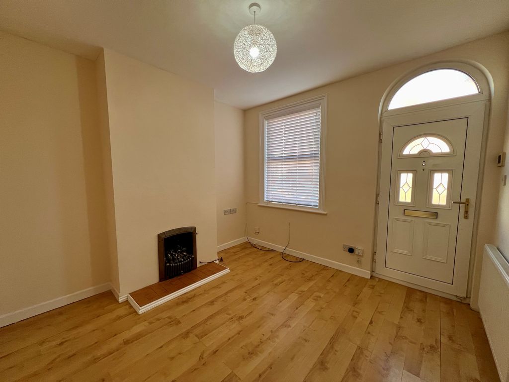 Property photo 2 of 8