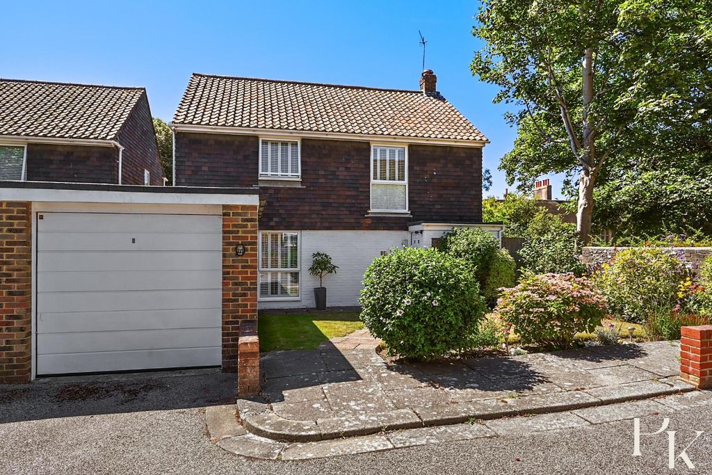 Property photo 1 of 30 22 Hangleton Manor Close, Bn3 (24).Jpg