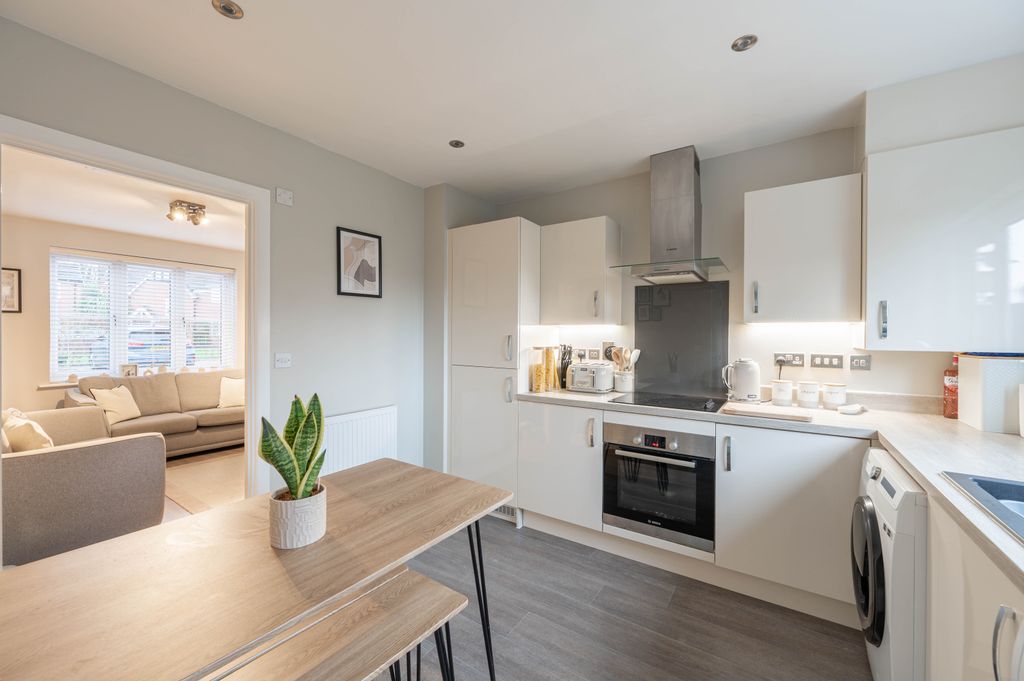 Property photo 2 of 12 Dsc_5790-Hdr