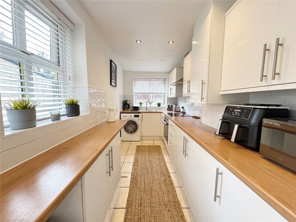 Property photo 3 of 38 Picture No. 05