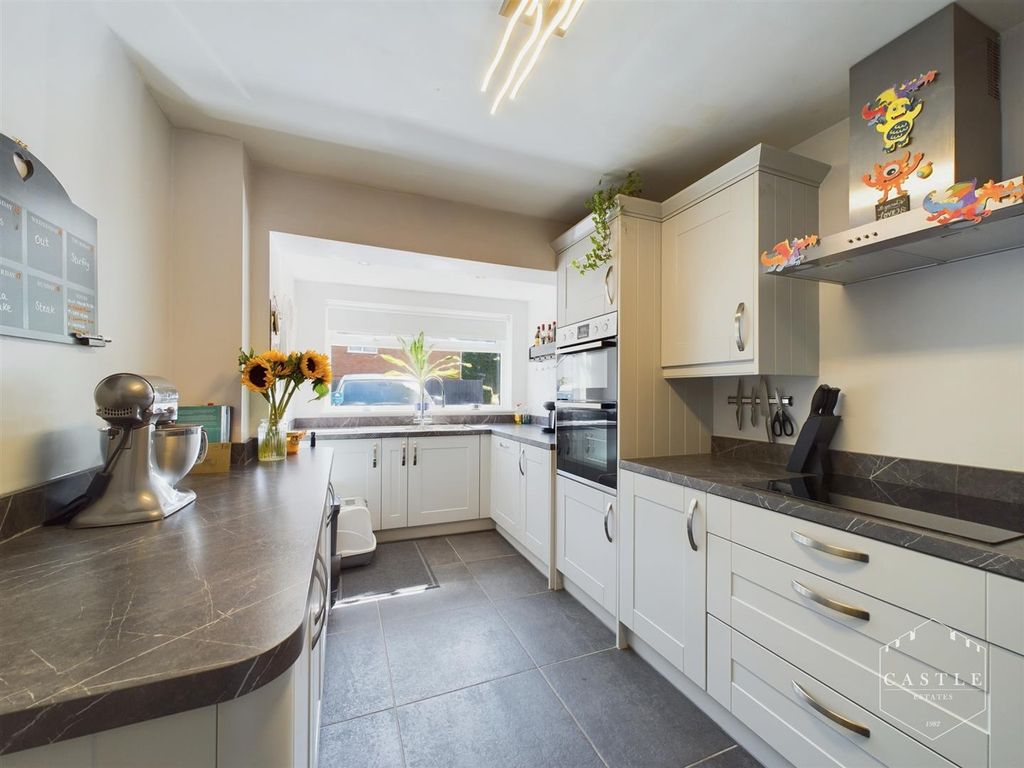 Property photo 2 of 17 Kitchen