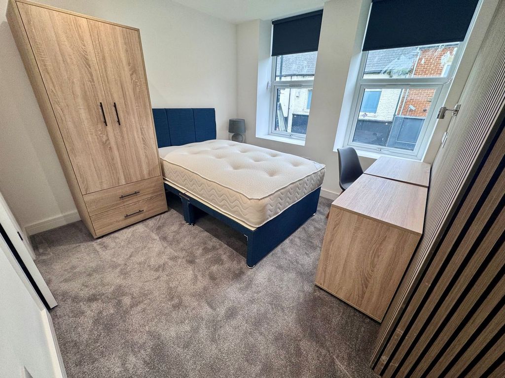 Property photo 1 of 3