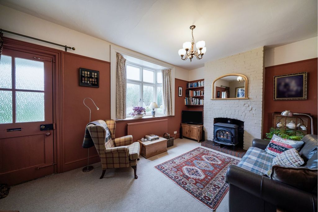 Property photo 2 of 21 Sitting Room