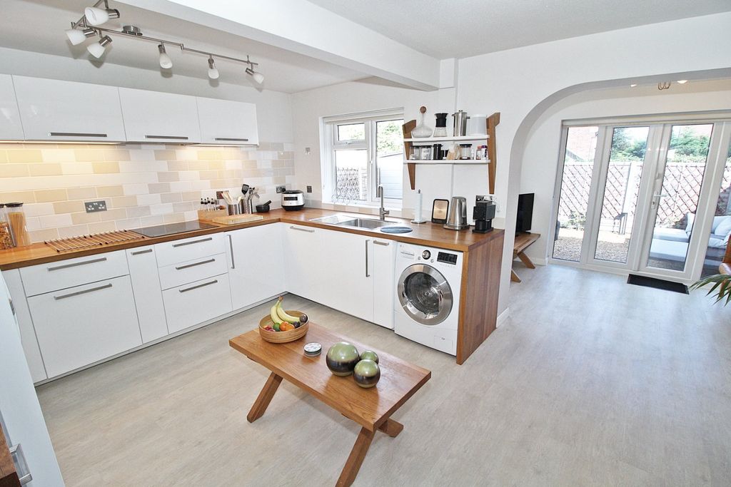 Property photo 2 of 16 4500685