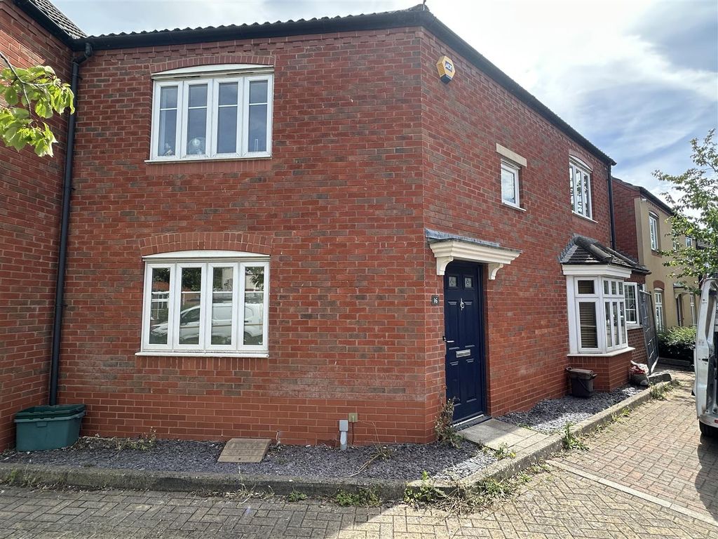 Property photo 2 of 12 House