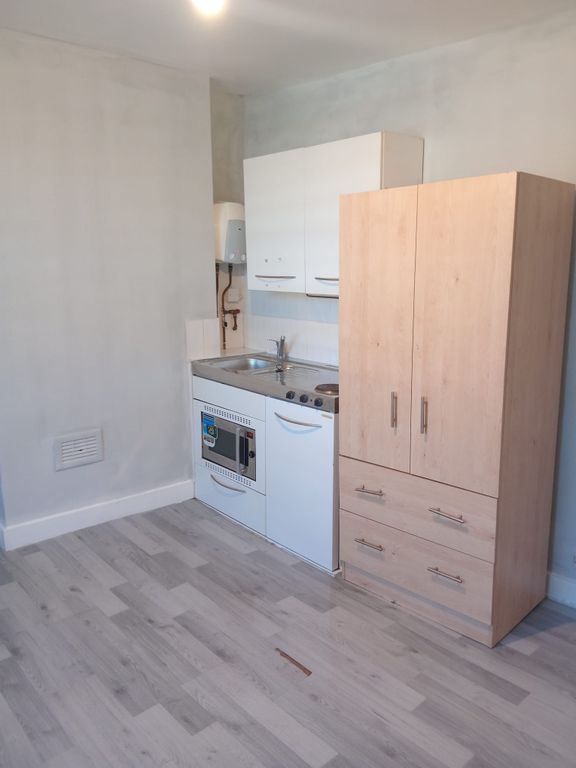 Property photo 1 of 3