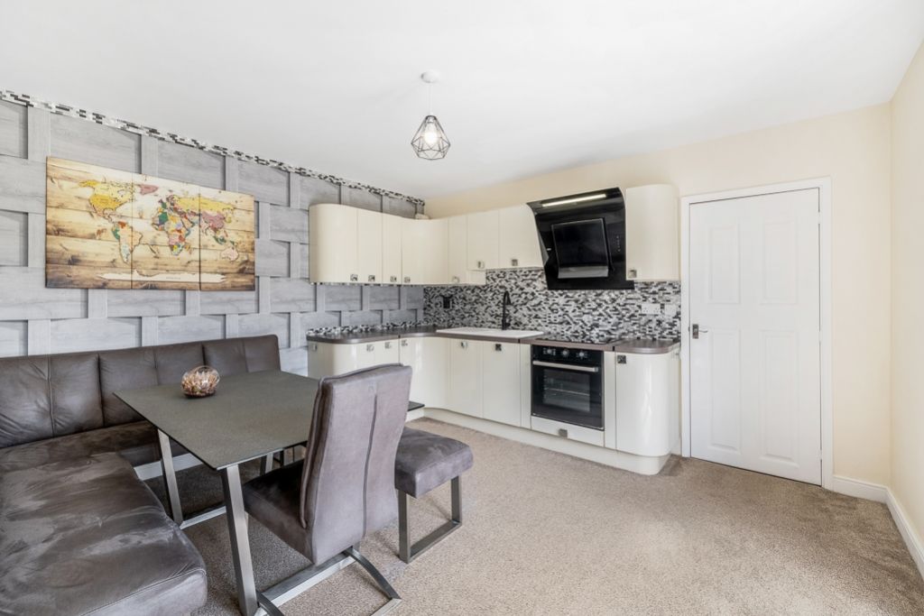 Property photo 2 of 23 106B Robin Hoods Walk (Boston)-13