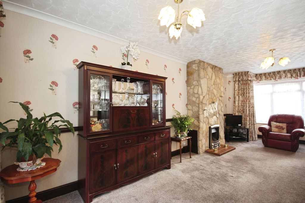 Property photo 3 of 16 Pbox-Img.Jpg