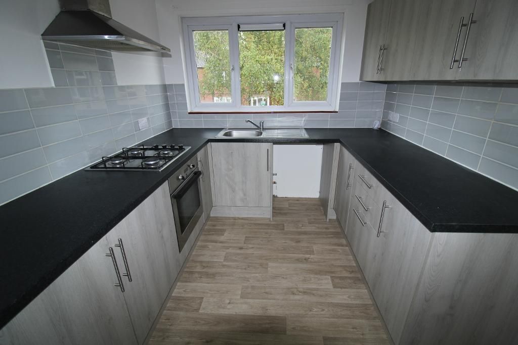 Property photo 2 of 10 Kitchen