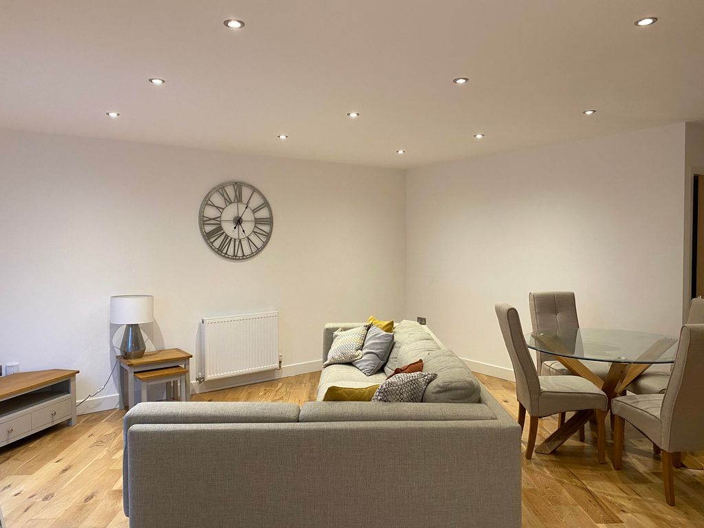 Property photo 2 of 12 Image