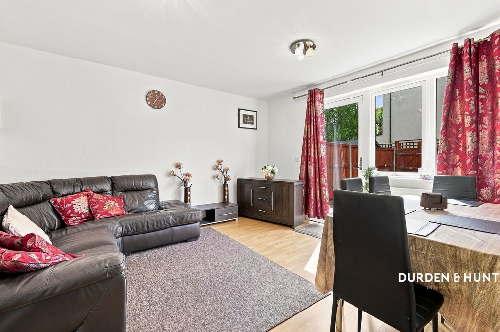 Property photo 2 of 22