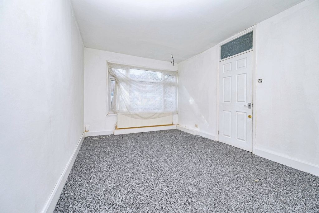 Property photo 2 of 10 Pbox-Img.Jpg
