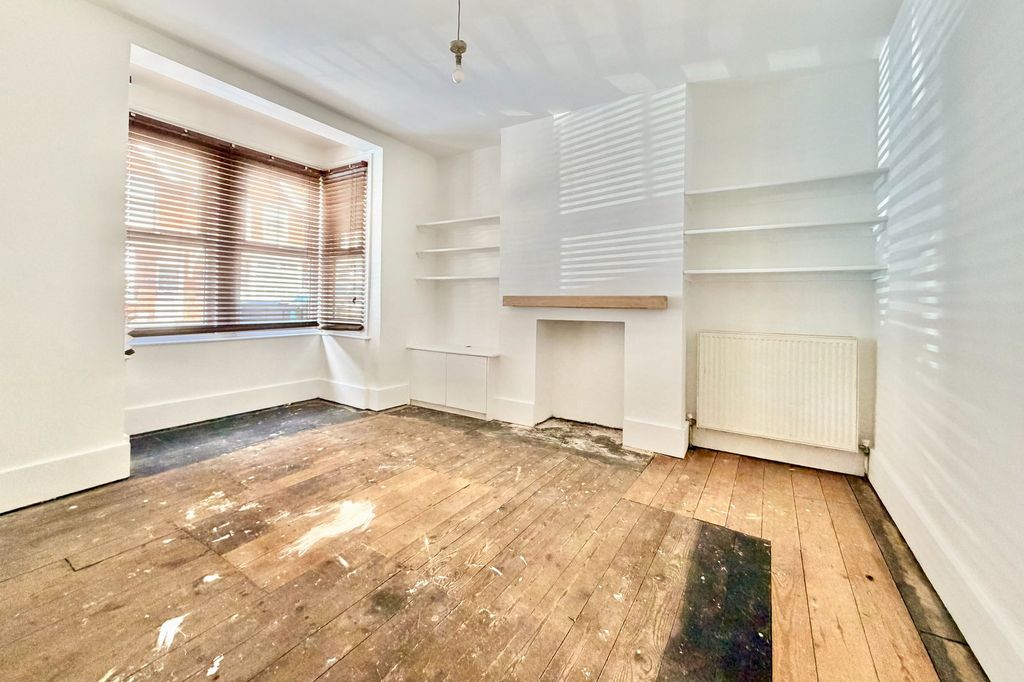 Property photo 2 of 19