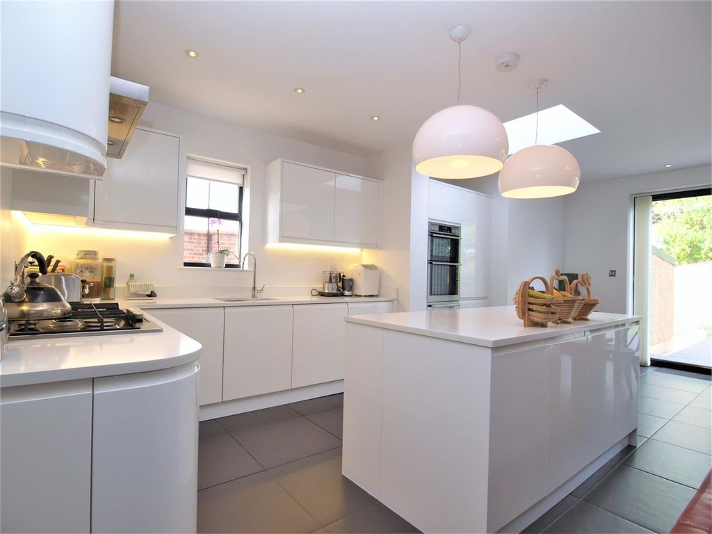 Property photo 3 of 15 Kitchen.Jpg