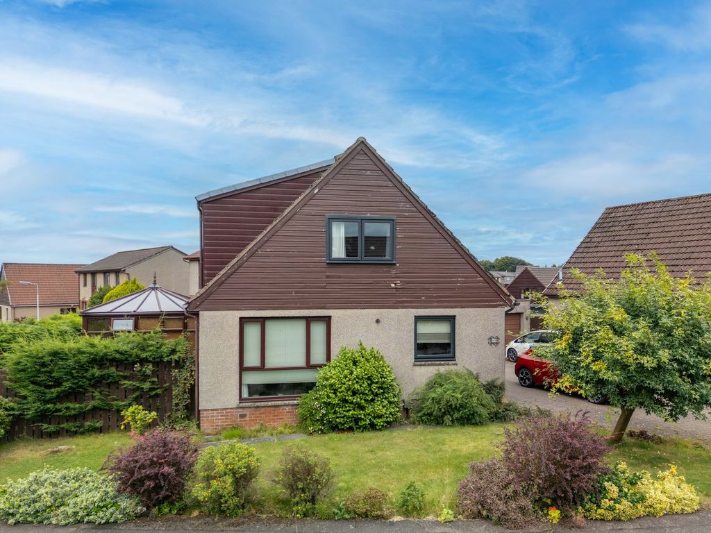 Property photo 1 of 27