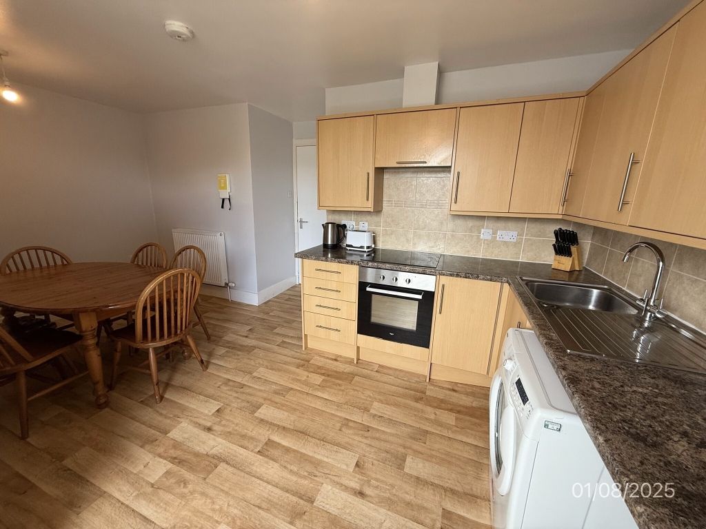 Property photo 2 of 10 Kitchen