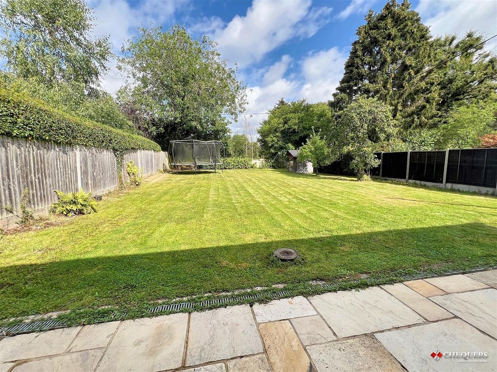 Property photo 2 of 30 Garden
