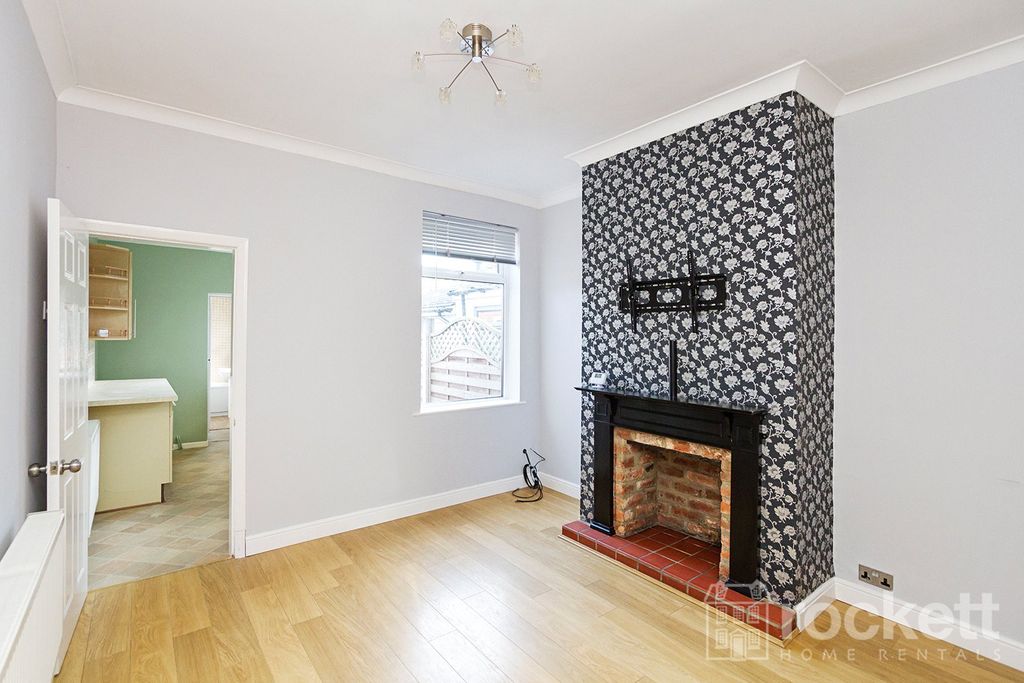 Property photo 1 of 21 Picture No. 13