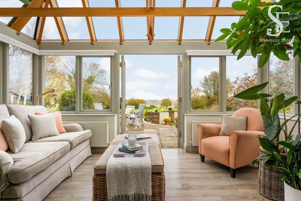 Property photo 3 of 25 Conservatory