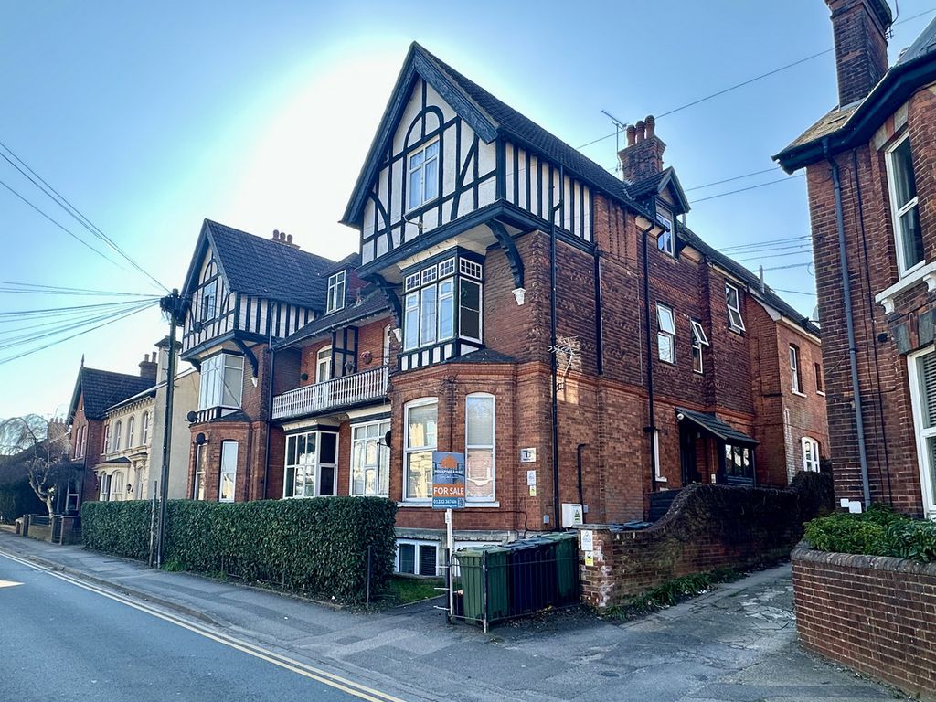 Property photo 1 of 9