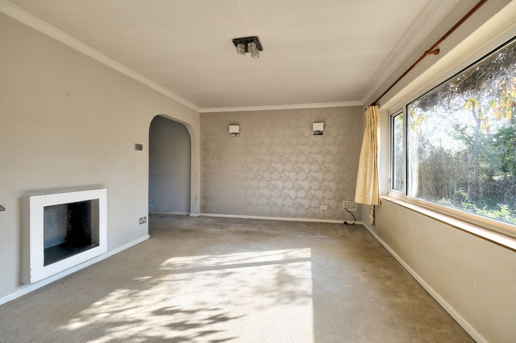 Property photo 3 of 25 Lounge