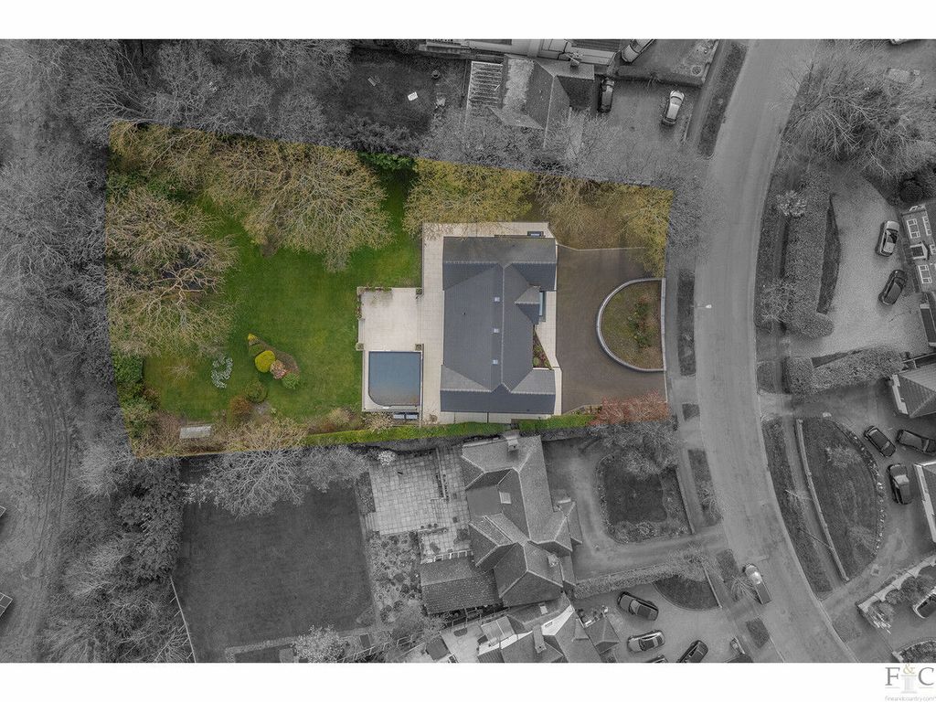 Property photo 3 of 43