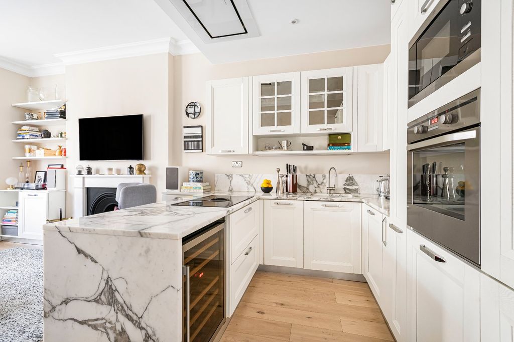 Property photo 3 of 22