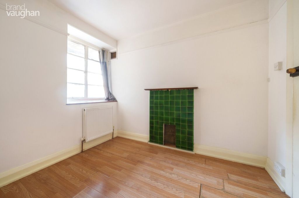 Property photo 2 of 10 Living Room