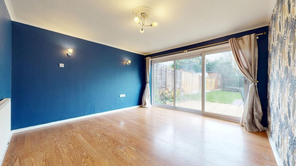 Property photo 3 of 18 4725935