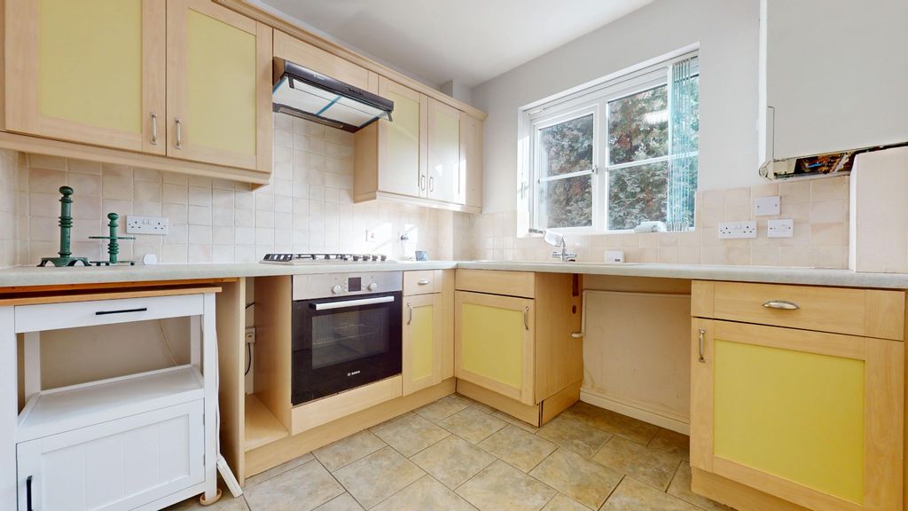 Property photo 2 of 13 3307302