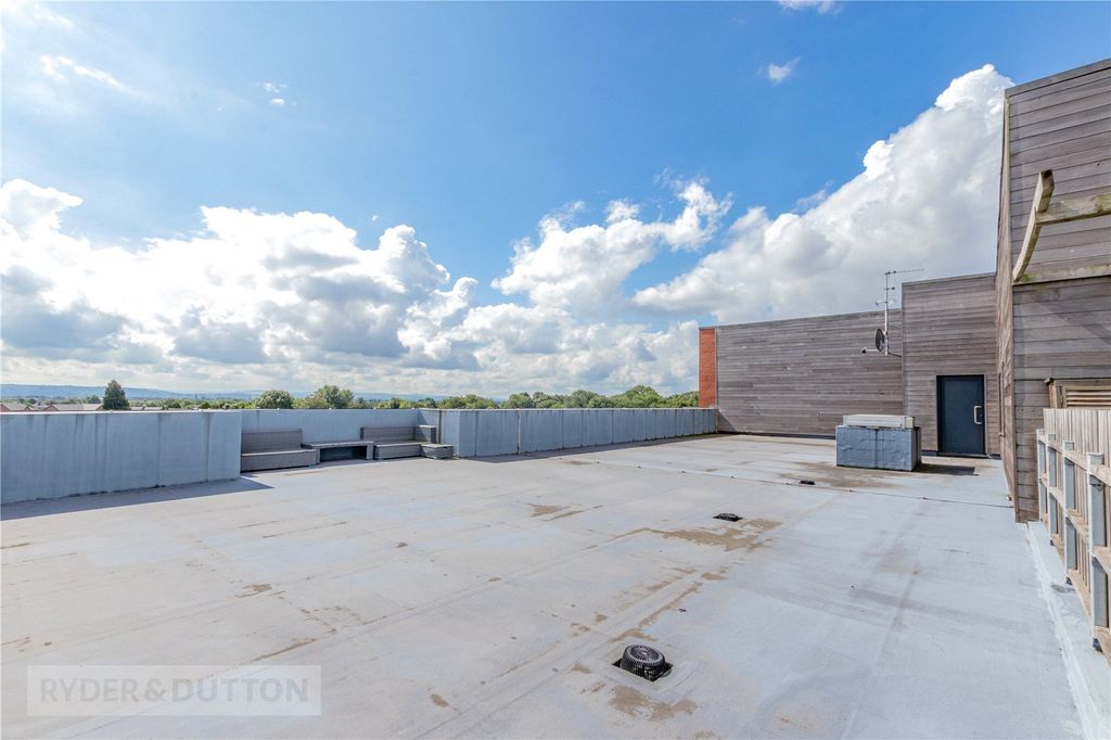 Property photo 2 of 31 Outdoor Space