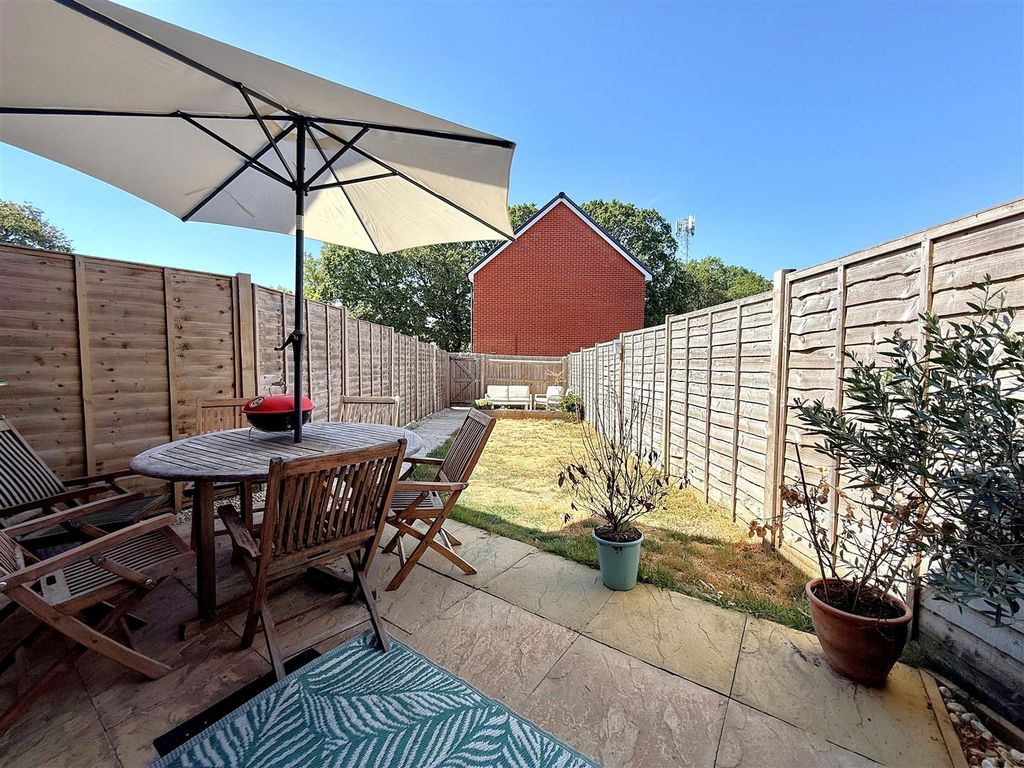 Property photo 2 of 19 Garden 2.Jpg