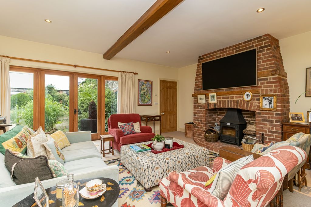 Property photo 3 of 31 Img_7499