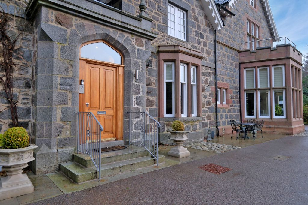 Property photo 1 of 20 Wellwoods, Flat 2 _