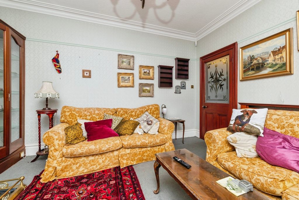 Property photo 3 of 17 Pbox-Img.Jpg