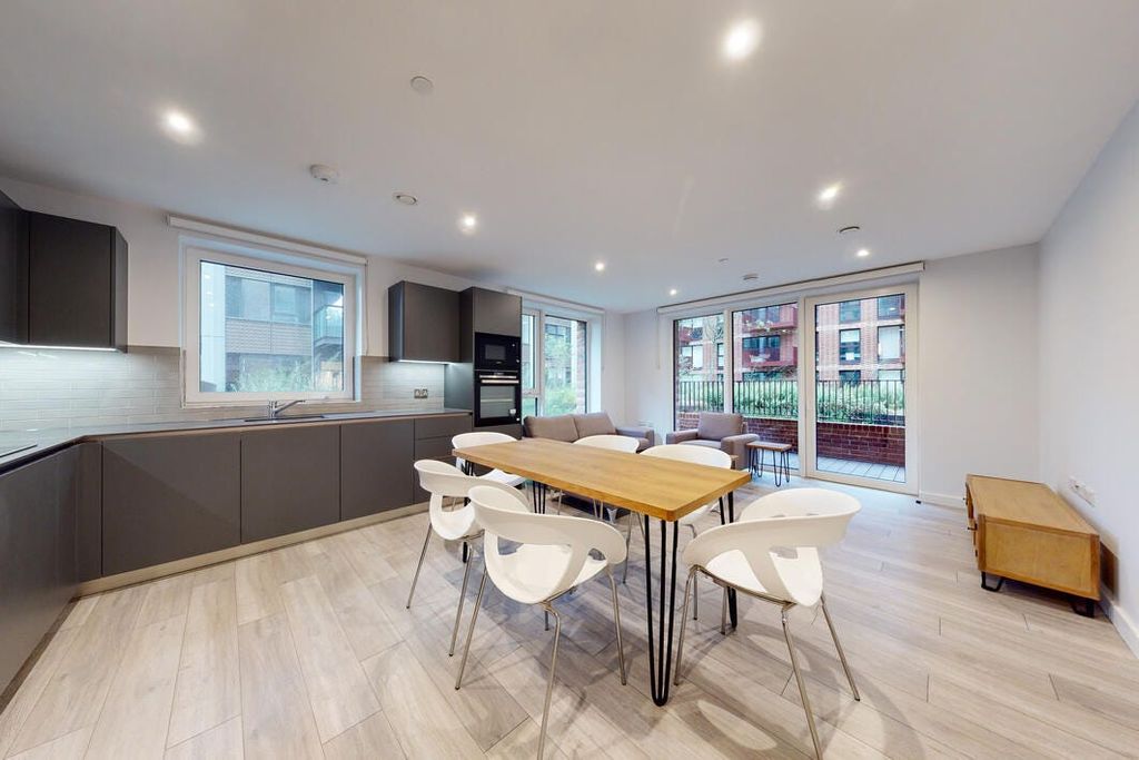 Property photo 3 of 25