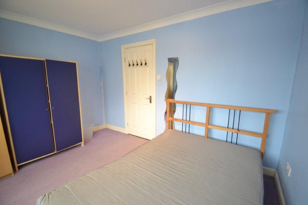 Property photo 3 of 4 Bedroom.Jpg