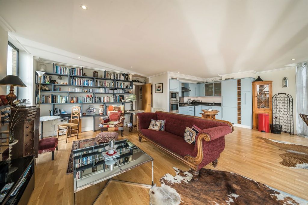 Property photo 3 of 9