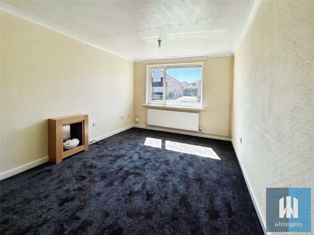 Property photo 2 of 19 Picture No. 16
