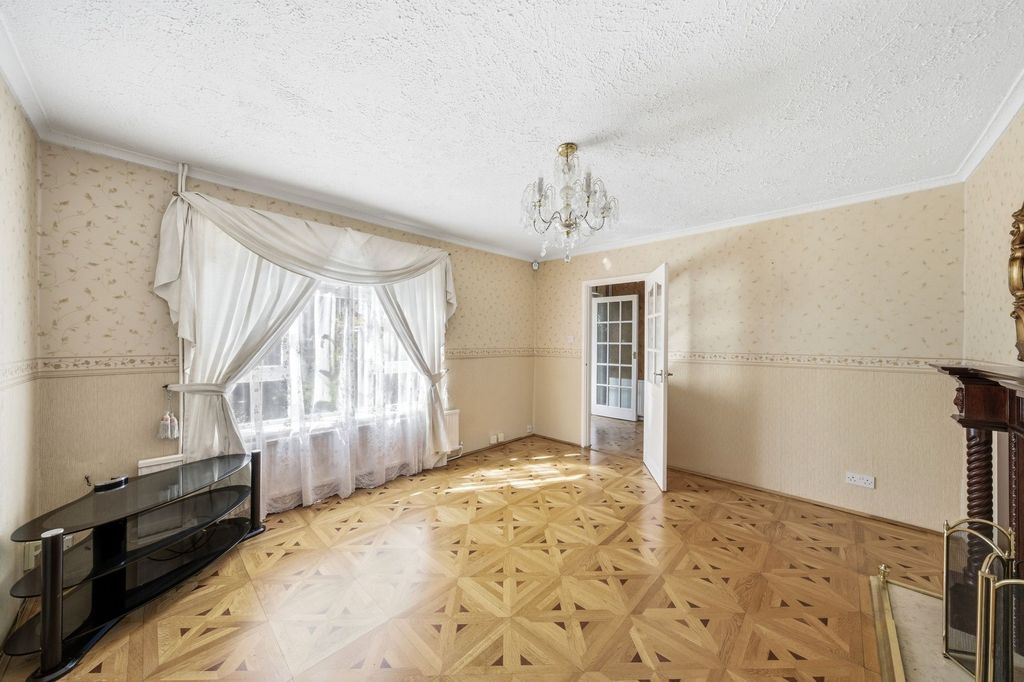 Property photo 2 of 22