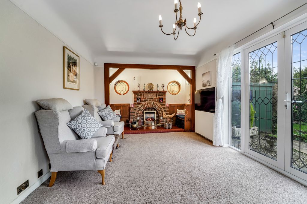 Property photo 3 of 20 Woodlands Avenue, 44 (Extras)-2