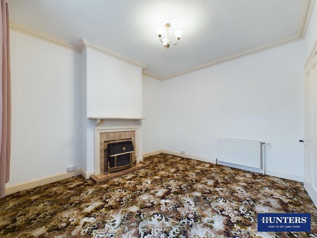 Property photo 3 of 20 Living Room